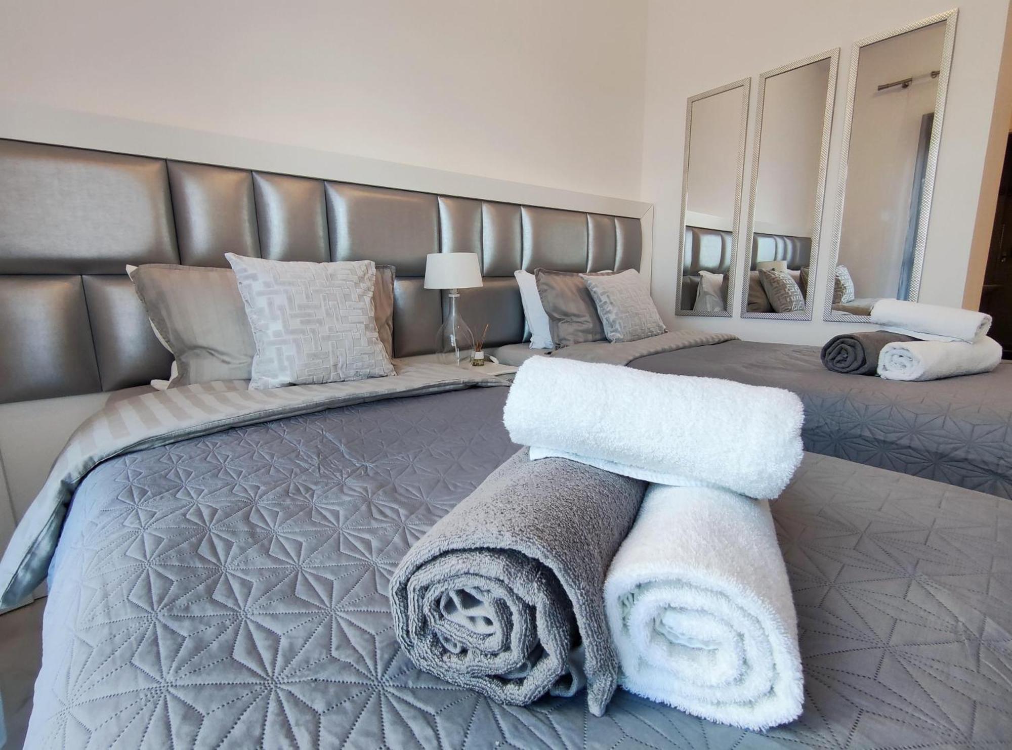 에스테포나 Luxury Duplex Infinity Pool Ehhouse 아파트 외부 사진